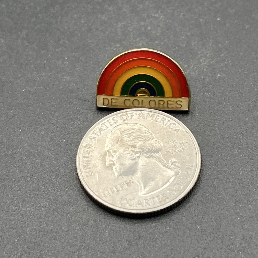 De Colores Rainbow Colors Spanish Lapel Hat Pin - Picture 2 of 3